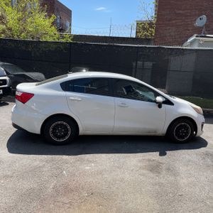 KIA RIO LX - 10