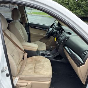 صورة مصغرة 32 لـ 2011 KIA SORENTO LX