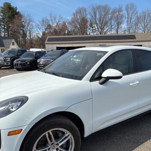 Porsche Macan Base - 2