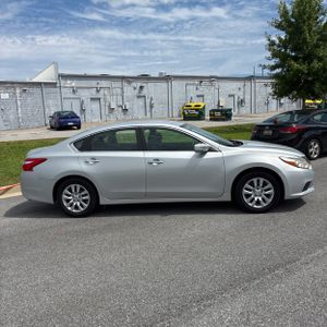 2017 Nissan ALTIMA 2.5 SV — фото 10