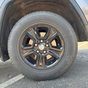 2015 JEEP GRAND CHEROKEE LAREDO — миниатюра 18