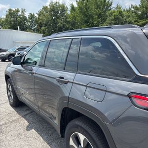 2025 JEEP GRAND CHEROKEE 4XE 照片 6