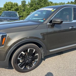 صورة 2 لـ 2024 KIA TELLURIDE SX