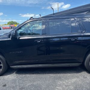 CHEVROLET SUBURBAN RST - 4