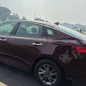 2020 KIA OPTIMA LX 照片 6