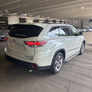 صورة 8 لـ 2015 Toyota HIGHLANDER LIMITED PLATINUM