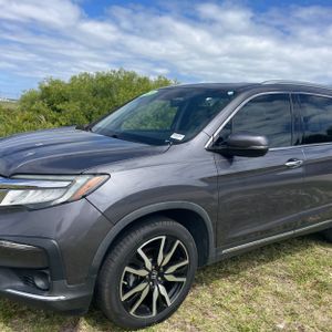 HONDA PILOT TOURING W/REAR CAPTAIN'S CHAIRS - 2