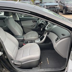 2012 Hyundai ELANTRA GLS — миниатюра 32