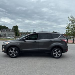 FORD ESCAPE SE - 2