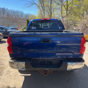 TOYOTA TUNDRA - 4