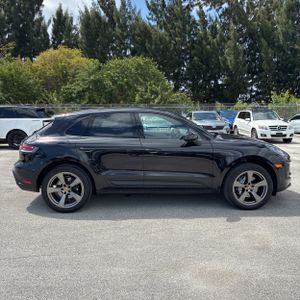 PORSCHE MACAN - 10
