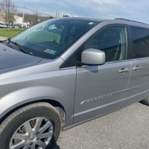 CHRYSLER TOWN AND COUNTRY TOURING - 2
