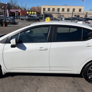 NISSAN VERSA 1.6 SV - 4
