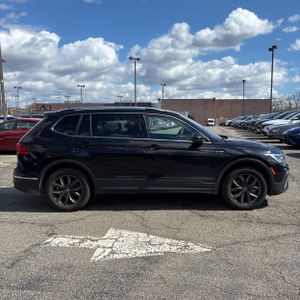 VOLKSWAGEN TIGUAN SE - 10