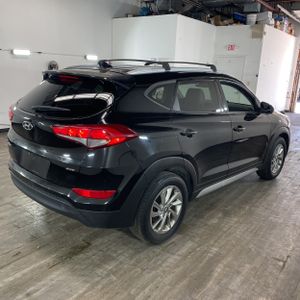 HYUNDAI TUCSON - 8