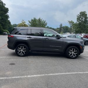2025 JEEP GRAND CHEROKEE LIMITED — фото 10