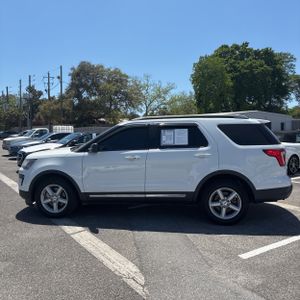 FORD EXPLORER XLT - 3