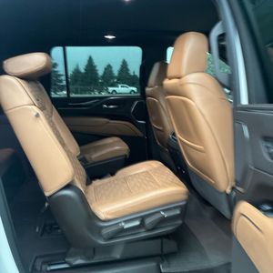 صورة 34 لـ 2022 Cadillac ESCALADE ESV SPORT