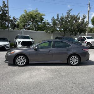 2019 Toyota CAMRY LE 照片 3