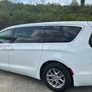 CHRYSLER PACIFICA TOURING L - 6