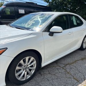 2018 Toyota CAMRY LE — фото 2