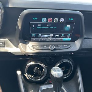 صورة 37 لـ 2017 Chevrolet CAMARO SS
