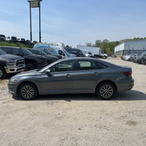 VOLKSWAGEN JETTA SE - 3