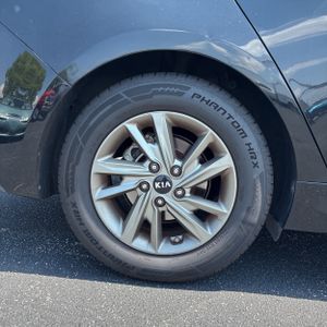 2019 KIA OPTIMA LX — миниатюра 19