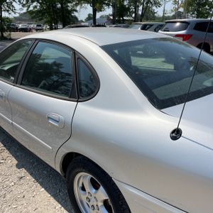 FORD TAURUS SE - 6