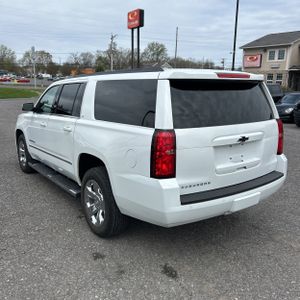 CHEVROLET SUBURBAN LT - 5