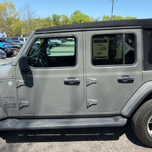 JEEP WRANGLER UNLIMITED SAHARA - 4