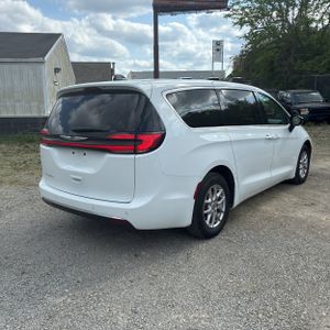 CHRYSLER PACIFICA TOURING L - 8