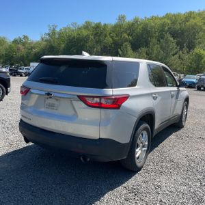 CHEVROLET TRAVERSE LS - 8