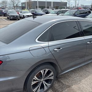 VOLKSWAGEN PASSAT SE - 9