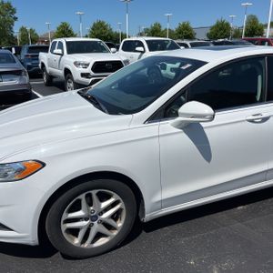 FORD FUSION SE - 2