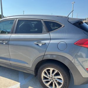 HYUNDAI TUCSON SE - 6