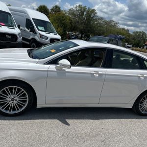 FORD FUSION SE - 4