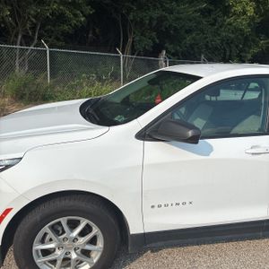 صورة 2 لـ 2023 Chevrolet EQUINOX LS