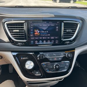 2020 Chrysler PACIFICA LIMITED — миниатюра 38