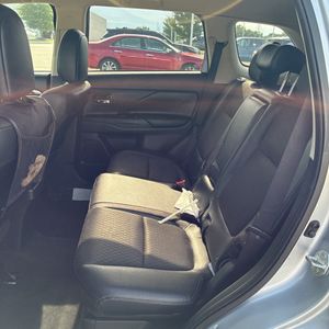 صورة مصغرة 33 لـ 2015 Mitsubishi OUTLANDER SE