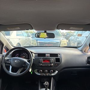 صورة مصغرة 31 لـ 2013 KIA RIO LX