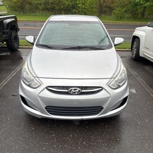 HYUNDAI ACCENT SE - 10