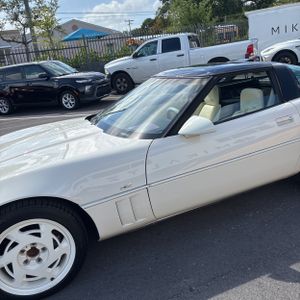 CHEVROLET CORVETTE BASE - 2