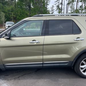 FORD EXPLORER XLT - 4