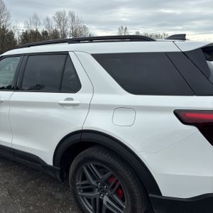 FORD EXPLORER ST - 6