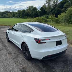 صورة 5 لـ 2025 Tesla MODEL 3 LONG RANGE
