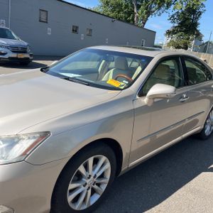 2011 Lexus ES 350 BASE — фото 2