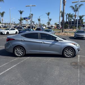 HYUNDAI ELANTRA SE - 10