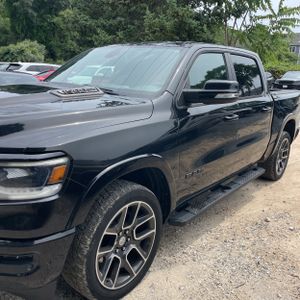 2019 RAM 1500 LARAMIE — фото 2