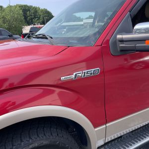 2010 FORD F-150 LARIAT photo 2